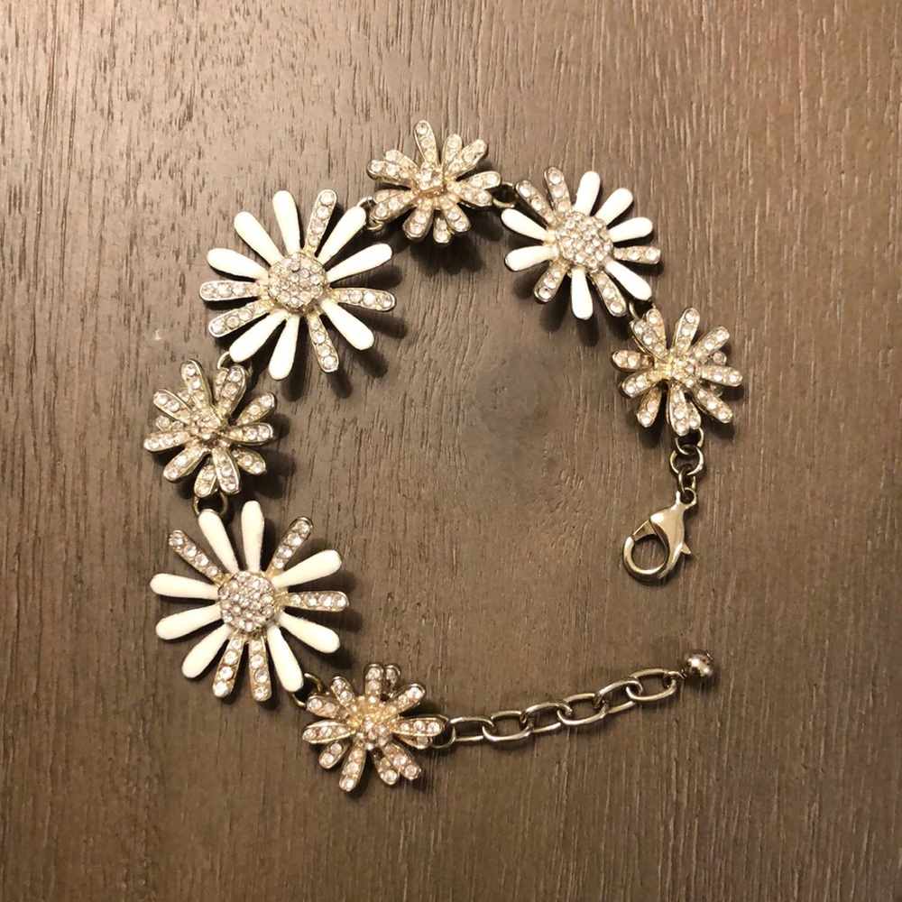 Daisy floral blingy bracelet